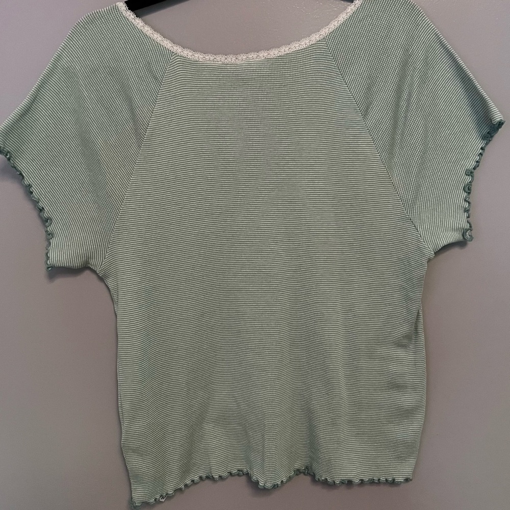 Levis Top - Picture 4 of 5